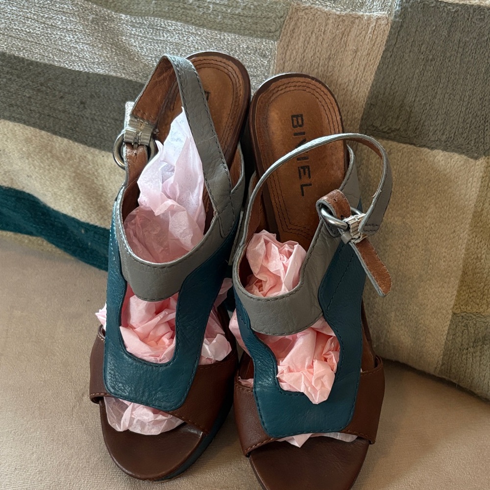 Biviel Women's Teal, Gray, and Brown Sandals